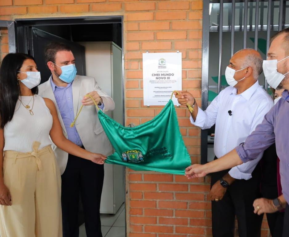 Prefeitura de Goiânia entrega revitalização e kits de segurança a unidades de ensino do Jardins do Cerrado