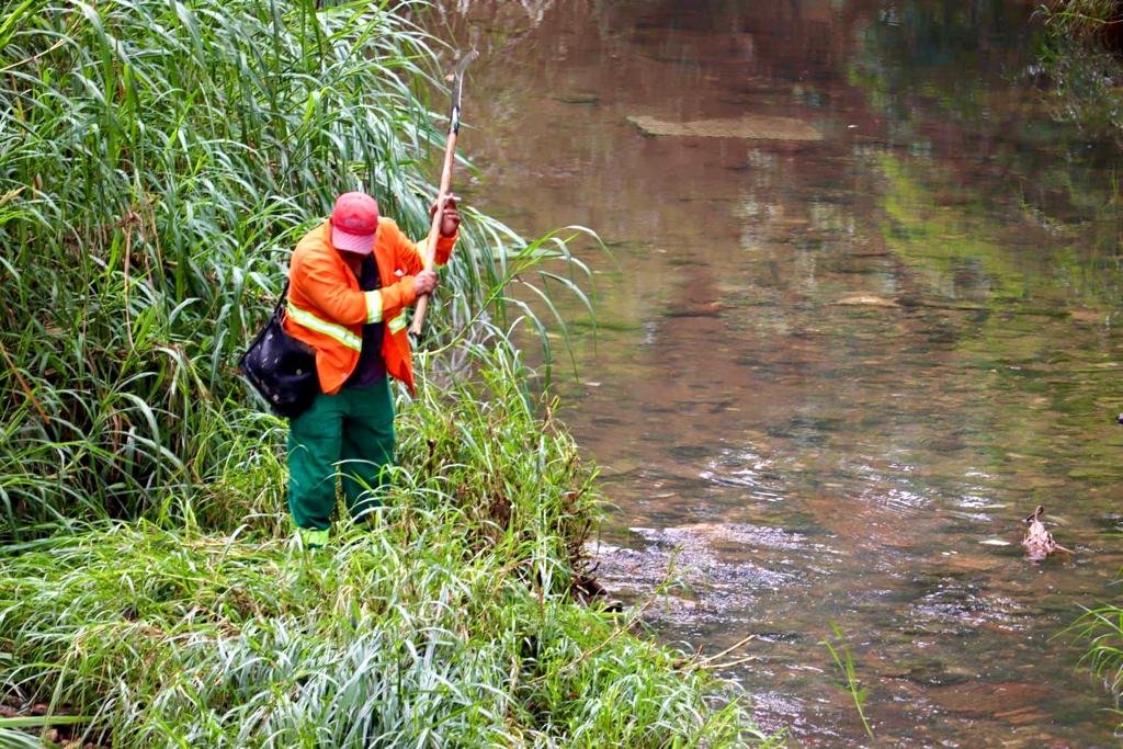 Prefeitura de Goiânia realiza, nesta quarta-feira (16/03), limpeza do córrego Vaca Brava, no Jardim América Prefeitura de Goiânia realiza, nesta quarta-feira (16/03), limpeza do córrego Vaca Brava, no Jardim América