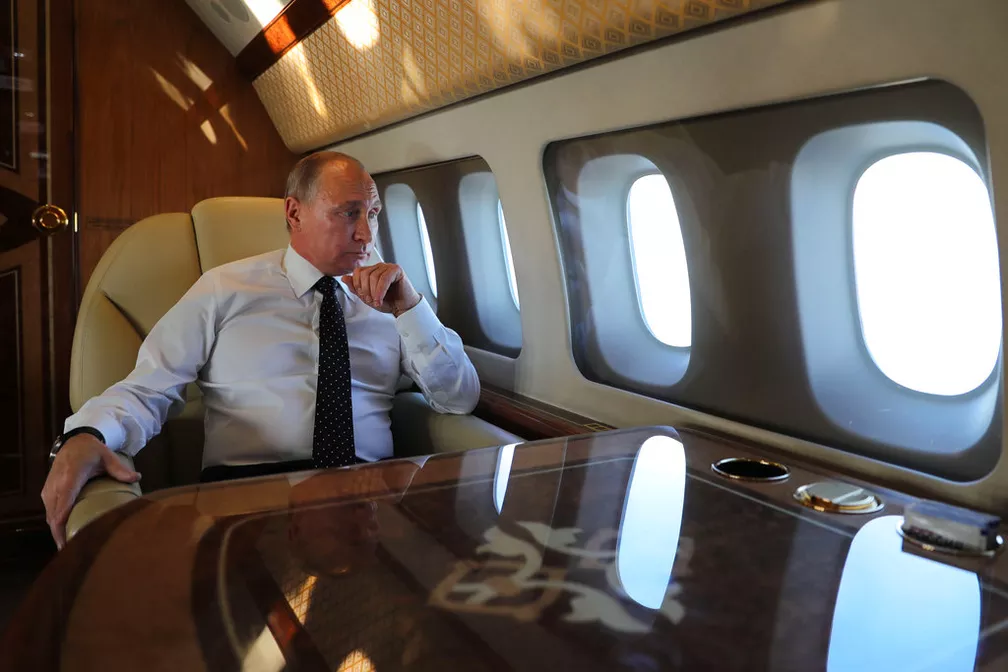‘Botão nuclear’, academia e decoração neoclássica, como é por dentro o avião presidencial de Vladimir Putin ‘Botão nuclear’, academia e decoração neoclássica, como é por dentro o avião presidencial de Vladimir Putin