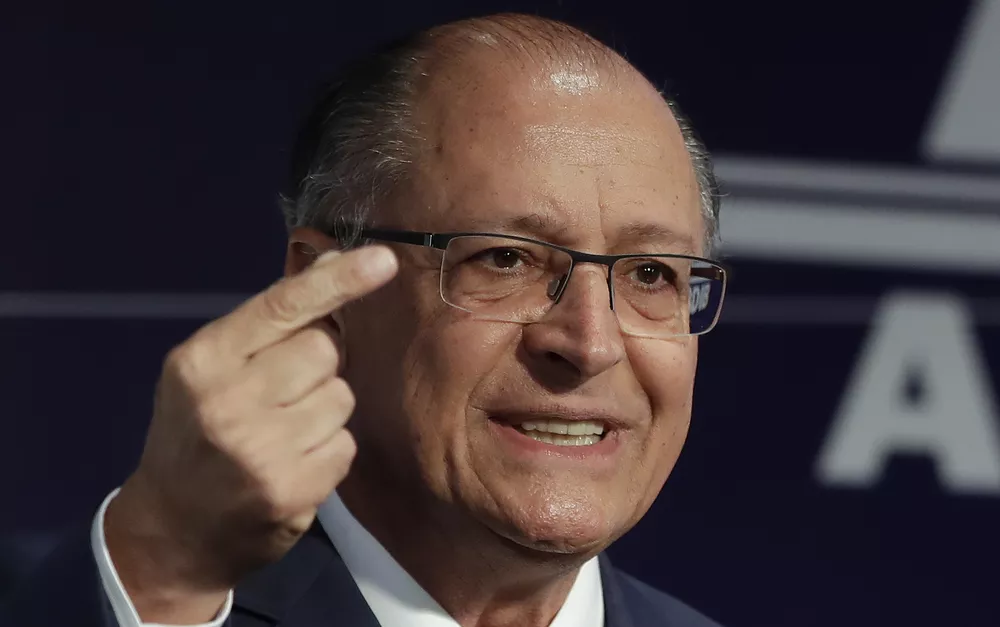 Alckmin fez giro na esquerda para diminuir resistência e ser vice de Lula Alckmin fez giro na esquerda para diminuir resistência e ser vice de Lula