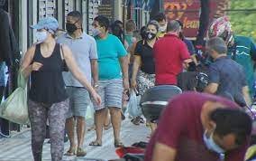 Cidades goianas podem desobrigar o uso de máscaras em locais fechados, recomenda governo Cidades goianas podem desobrigar o uso de máscaras em locais fechados, recomenda governo