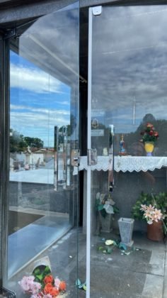 PC indicia investigado por furtar vasos de flores e outros itens de túmulos do cemitério de Uruaçu