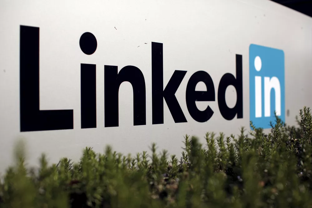 Pesquisadores identificam mais de mil perfis falsos usados para vendas no LinkedIn Pesquisadores identificam mais de mil perfis falsos usados para vendas no LinkedIn