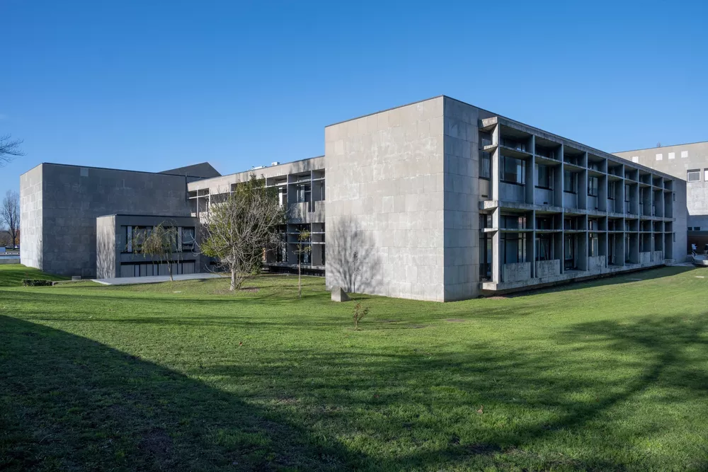Professor de universidade portuguesa será demitido após comentários machistas e xenofóbicos sobre brasileiras, diz jornal Professor de universidade portuguesa será demitido após comentários machistas e xenofóbicos sobre brasileiras, diz jornal