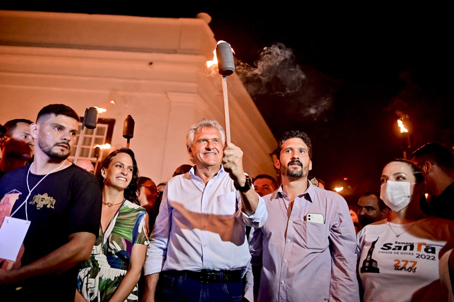 “Estamos voltando a realidade, saindo de um pesadelo”, diz Caiado na Procissão do Fogaréu “Estamos voltando a realidade, saindo de um pesadelo”, diz Caiado na Procissão do Fogaréu