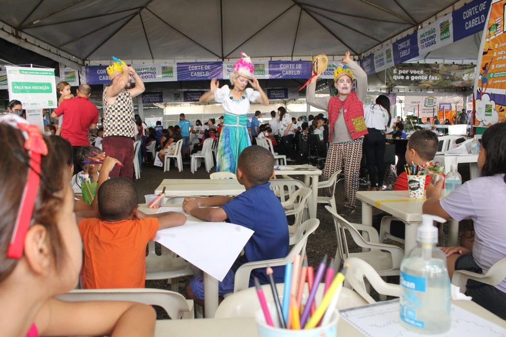 Cultura leva entretenimento ao 4º Mutirão Governo de Goiás Cultura leva entretenimento ao 4º Mutirão Governo de Goiás