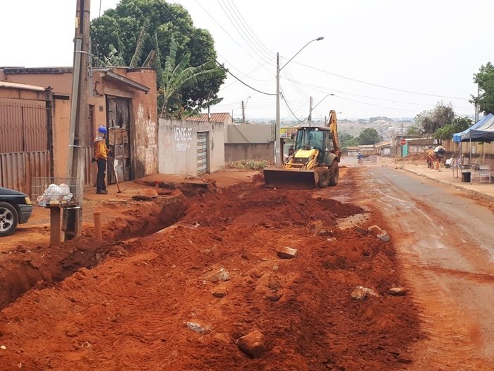 Obras de esgoto beneficiam mais de 11 mil moradores de Trindade Obras de esgoto beneficiam mais de 11 mil moradores de Trindade