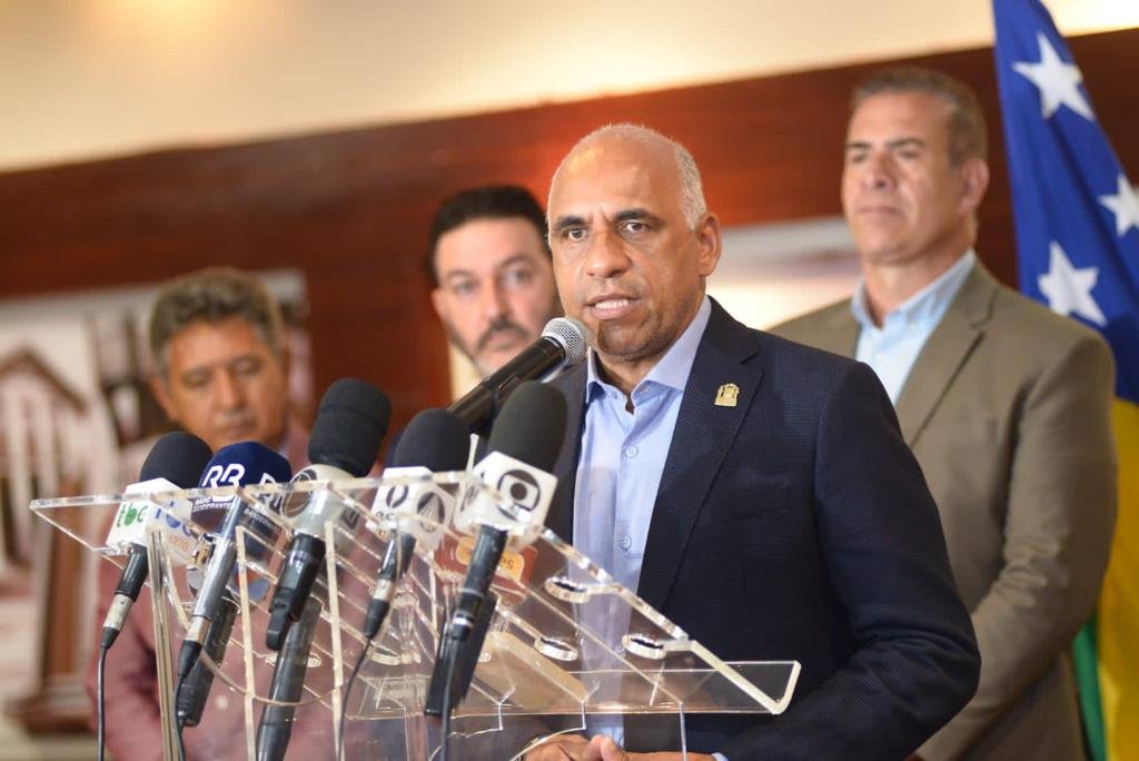 Prefeito de Goiânia lança, ao lado do governador Ronaldo Caiado, bilhete único do transporte coletivo, que entra em vigor neste sábado (02/04) Prefeito de Goiânia lança, ao lado do governador Ronaldo Caiado, bilhete único do transporte coletivo, que entra em vigor neste sábado (02/04)