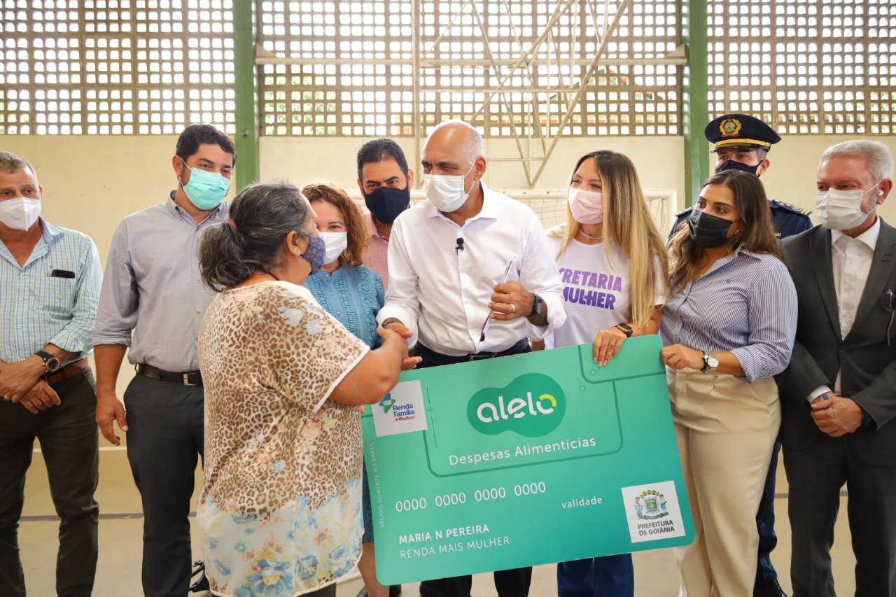 Prefeitura de Goiânia credita mais de R$ 2,5 milhões para 8,6 mil beneficiárias do Renda Família Mais Mulher, nesta segunda-feira (11/04) Prefeitura de Goiânia credita mais de R$ 2,5 milhões para 8,6 mil beneficiárias do Renda Família Mais Mulher, nesta segunda-feira (11/04)