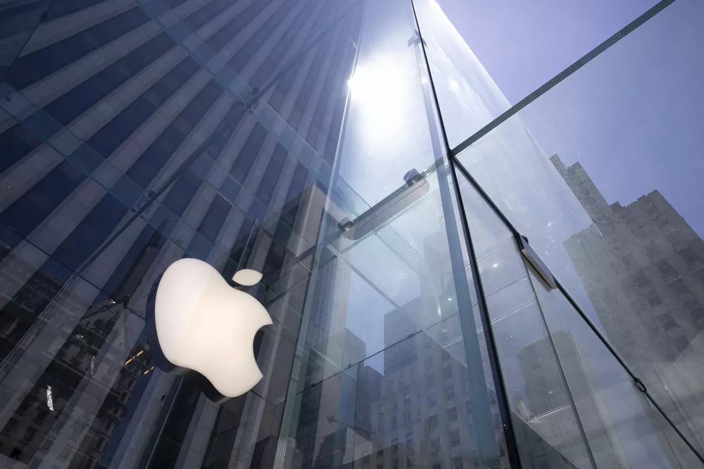 Apple é condenada a pagar indenização de R$ 5 mil por vender iPhone sem carregador Apple é condenada a pagar indenização de R$ 5 mil por vender iPhone sem carregador