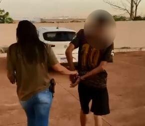 Homem é preso em flagrante por crimes de lesão corporal e ameaça contra a companheira, em Itumbiara-GO Homem é preso em flagrante por crimes de lesão corporal e ameaça contra a companheira, em Itumbiara-GO