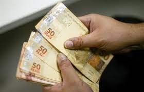 Mais de 31 milhões de pessoas serão beneficiadas com a primeira parcela do 13º salário