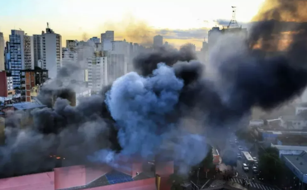 Incêndio em shopping de Goiânia teve início em sala de cinema, aponta bombeiros