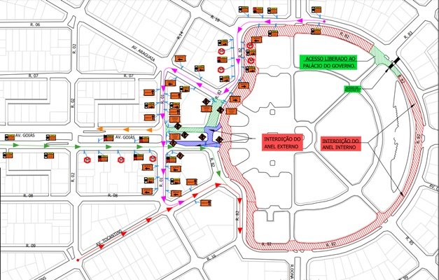 Obra do BRT bloqueia trecho entre Avenida Goiás e Rua 82, em Goiânia