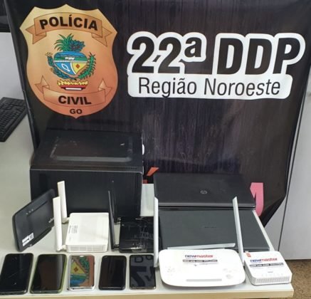 Operação cumpre buscas contra suspeita de praticar crimes contra policiais e servidores de delegacias Operação cumpre buscas contra suspeita de praticar crimes contra policiais e servidores de delegacias