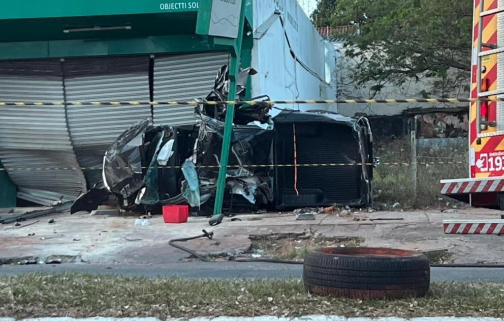 Jovem tem morte cerebral após acidente causado por racha em Goiânia Jovem tem morte cerebral após acidente causado por racha em Goiânia
