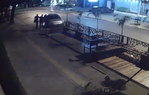 Presa dupla investigada por furtar R$ 20 mil de posto de combustível em Goiânia Presa dupla investigada por furtar R$ 20 mil de posto de combustível em Goiânia