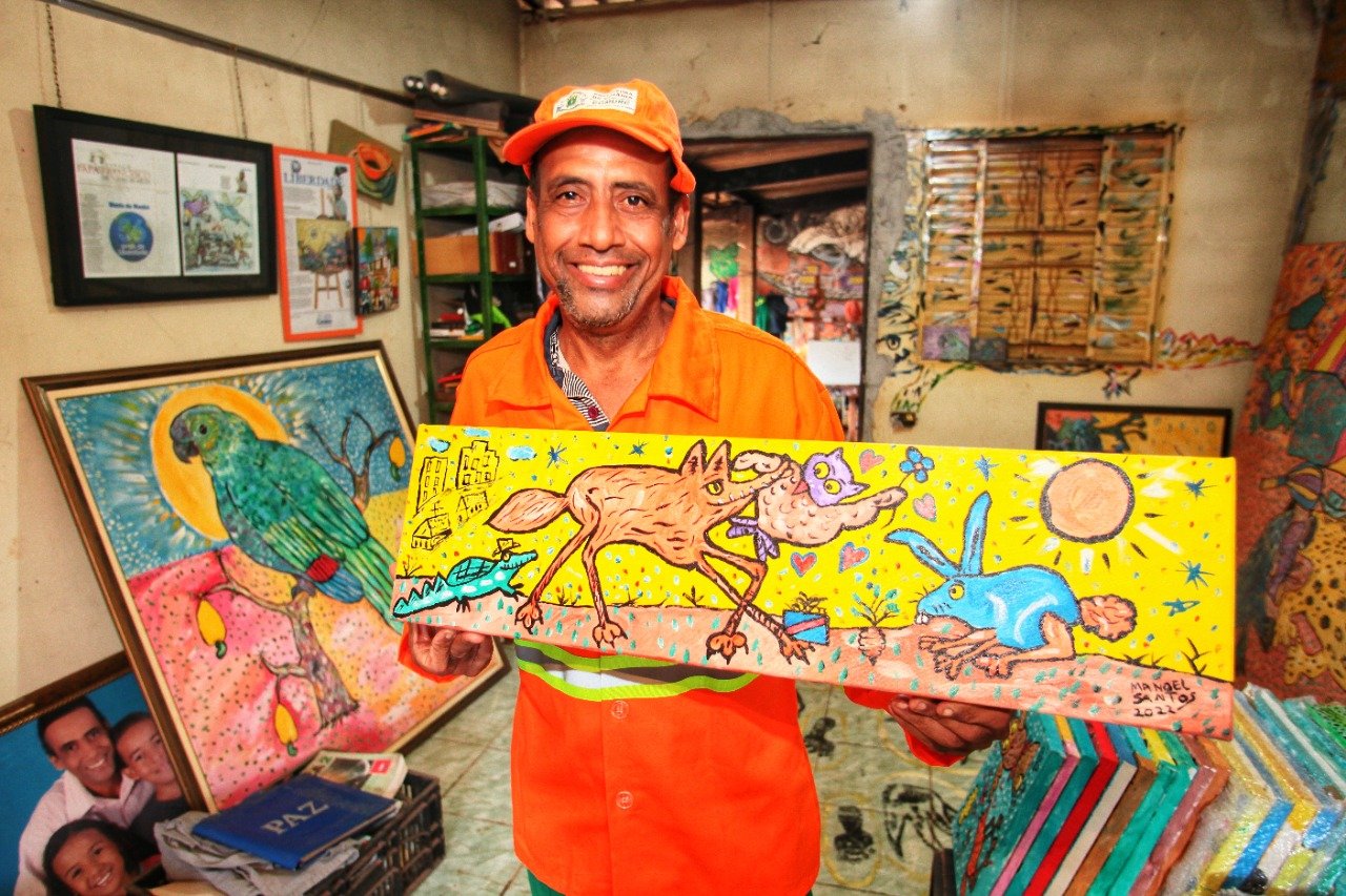Gari participa do Projeto Arte no HGG e expõe 40 quadros com temática sobre o Cerrado Gari participa do Projeto Arte no HGG e expõe 40 quadros com temática sobre o Cerrado