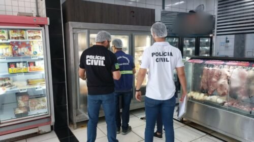 Açougue é alvo de operação e cerca de 100kg de carne inapropriada para consumo são apreendidas