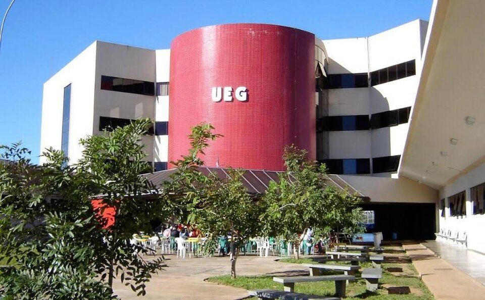 UEG publica editais para professor de apoio/libras e docente substituto UEG publica editais para professor de apoio/libras e docente substituto