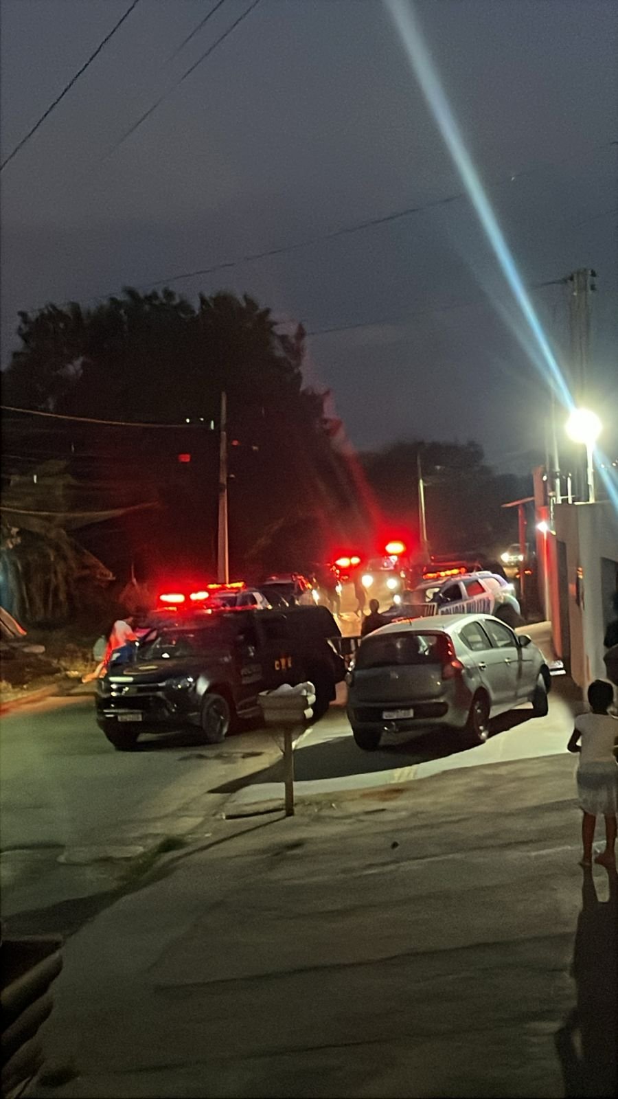 Criminoso ligado a facção é morto após troca de tiros com a PM em Aparecida de Goiânia Criminoso ligado a facção é morto após troca de tiros com a PM em Aparecida de Goiânia