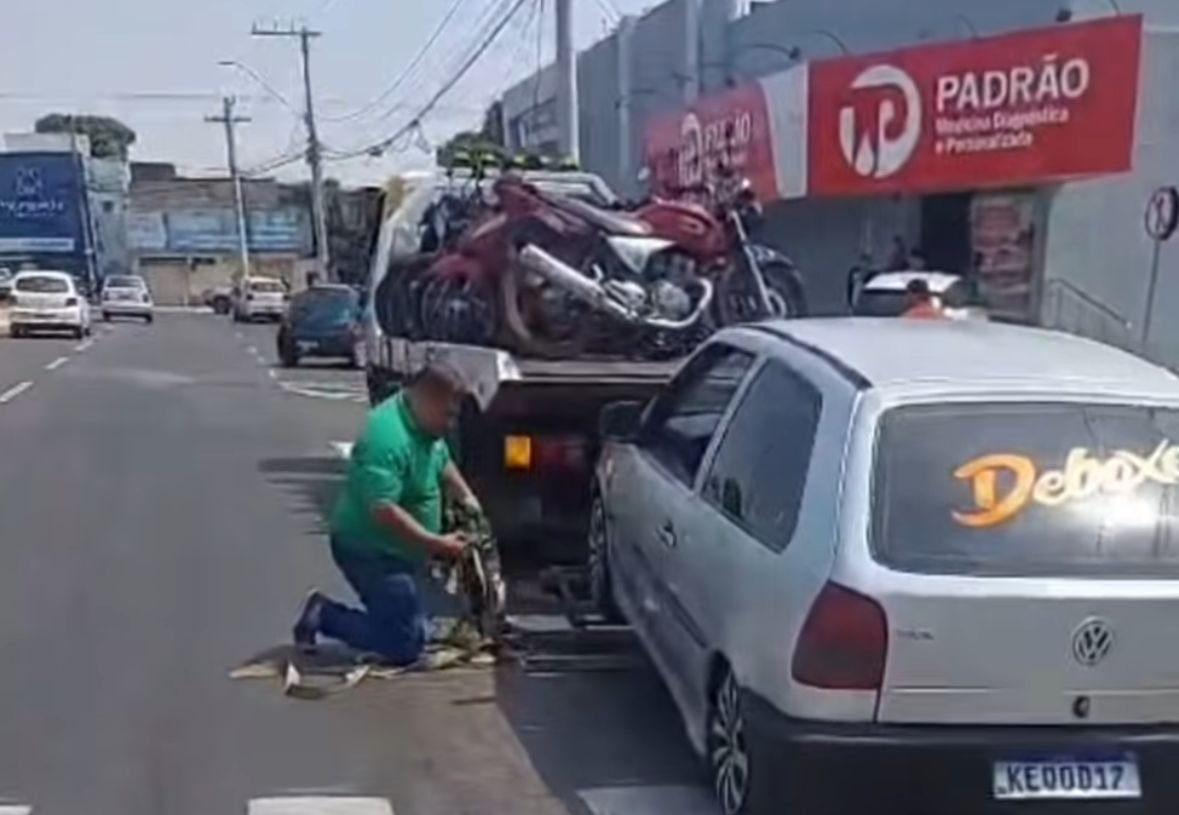 Veículos em situação irregular são apreendidos em Aparecida de Goiânia Veículos em situação irregular são apreendidos em Aparecida de Goiânia