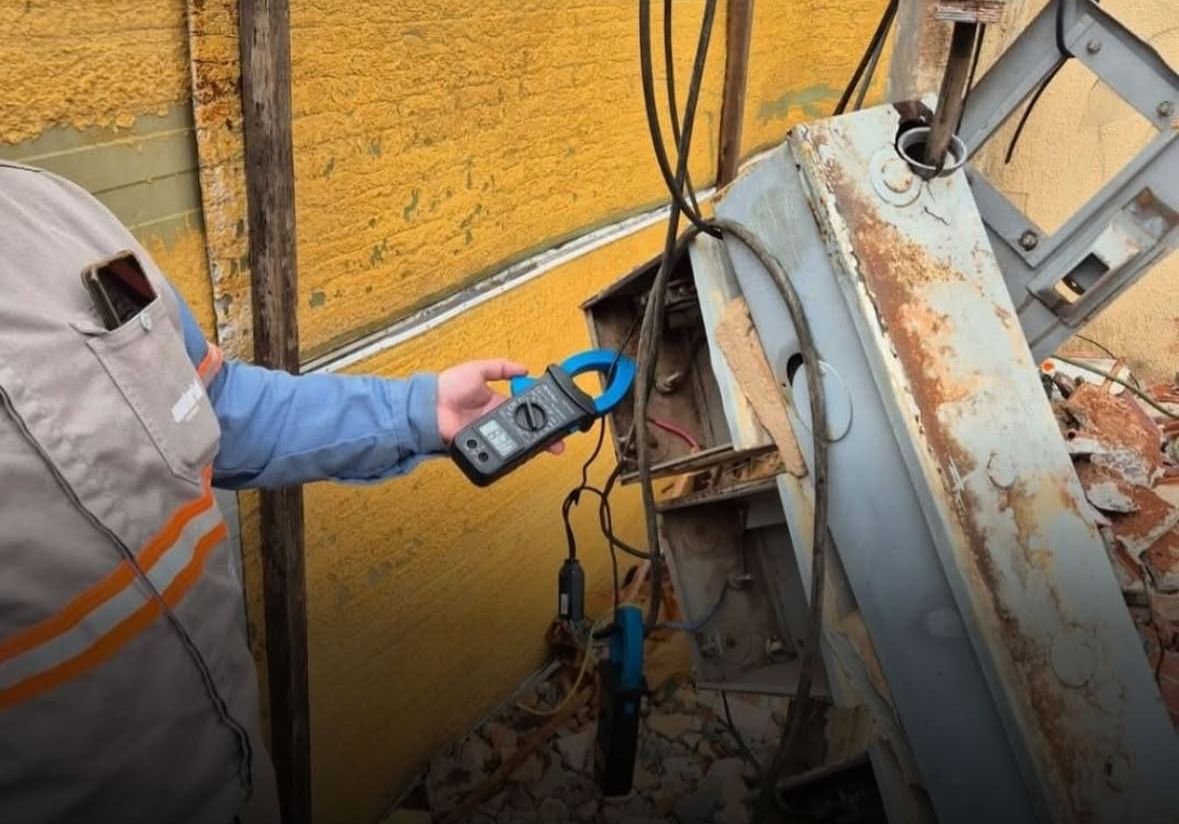 Homem é preso em flagrante por furto de energia no Setor Vila Boa, em Goiânia Homem é preso em flagrante por furto de energia no Setor Vila Boa, em Goiânia
